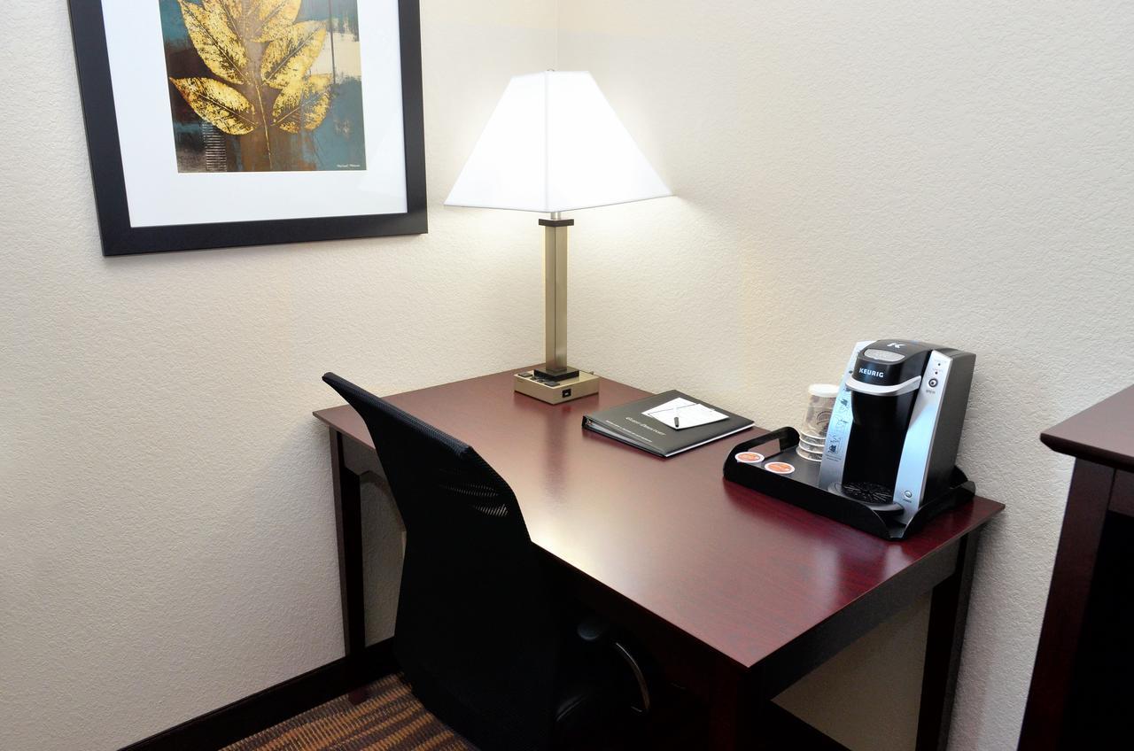 Cobblestone Inn & Suites - Manning Экстерьер фото