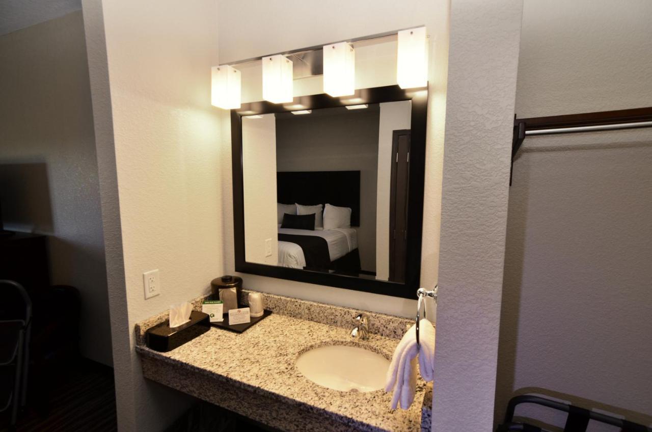 Cobblestone Inn & Suites - Manning Экстерьер фото