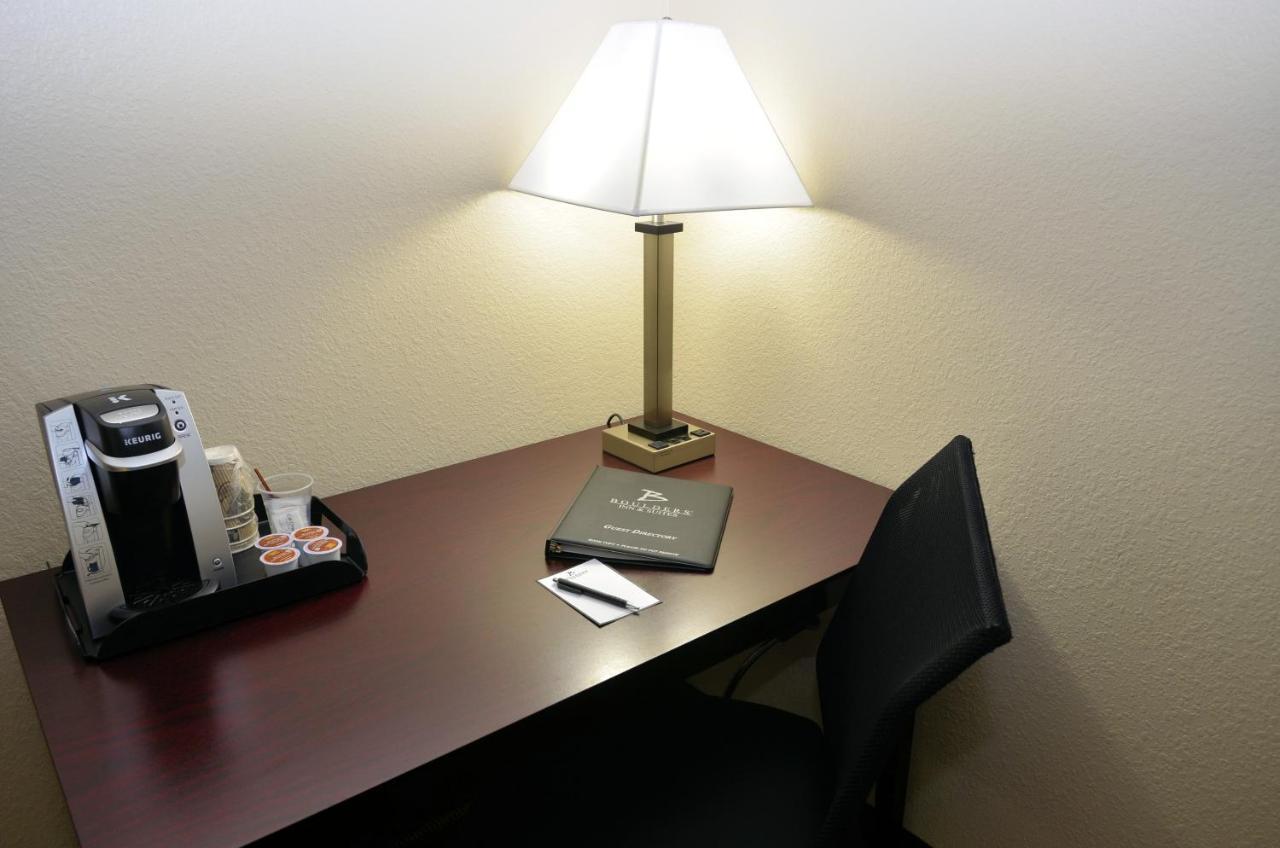 Cobblestone Inn & Suites - Manning Экстерьер фото