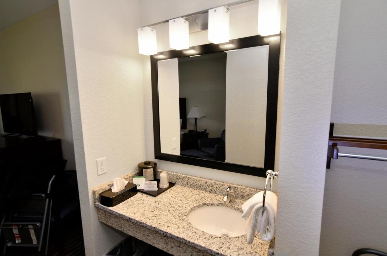 Cobblestone Inn & Suites - Manning Экстерьер фото